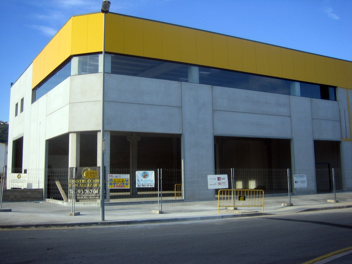 CONSTRUCCIÓN NAVES POLIG MAS ROGER