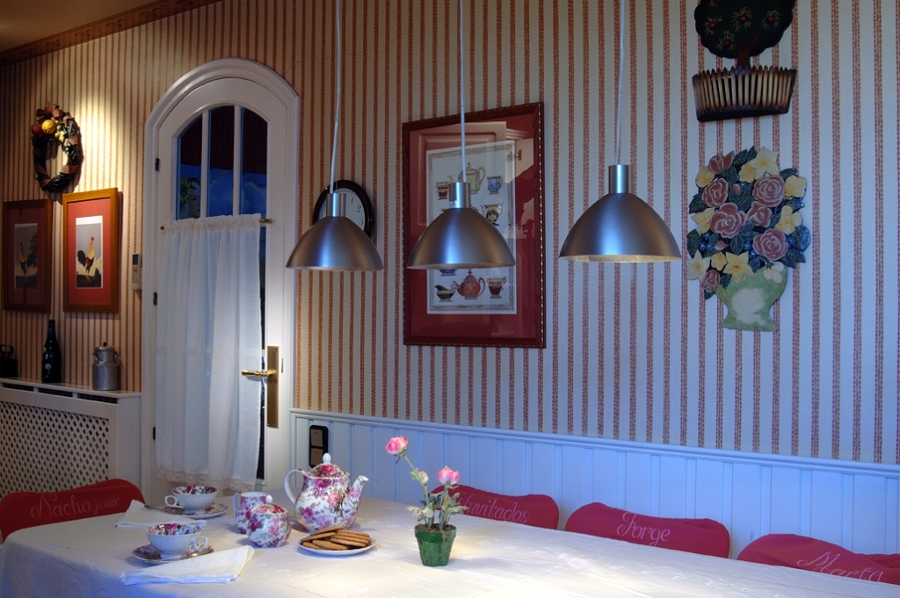 Construcción y decoración chalet rústico en torrent