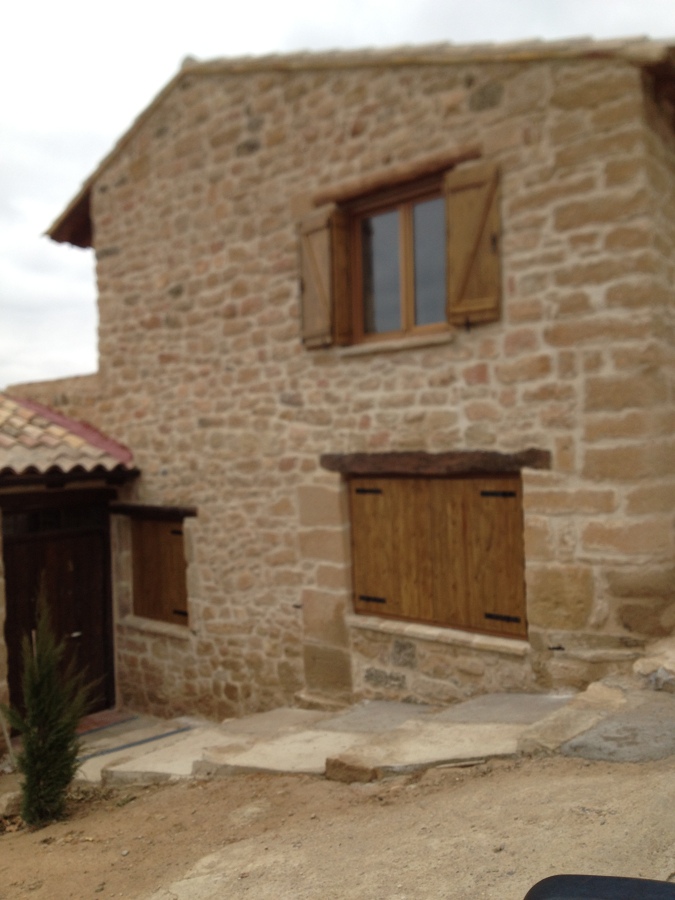 Contraventanos casa rústica