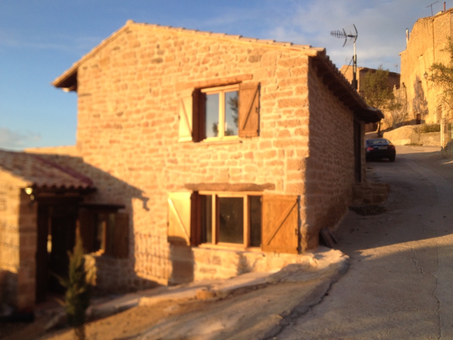 Contraventanos casa rústica