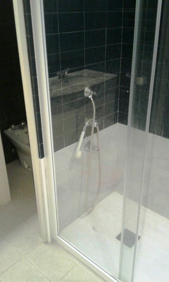 Conversión de bañera a plato de ducha extraplano sin gran reforma