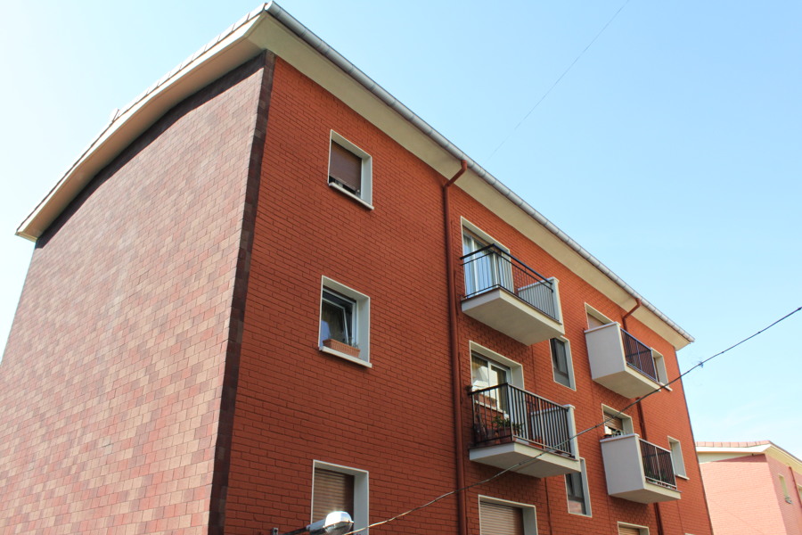 CORCHO PROYECTADO EN FACHADA CARAVISTA