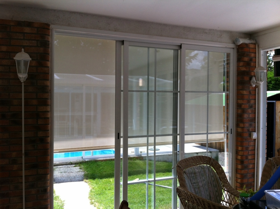 Cortina enrollable de Polyscreen 5% guiada exterior