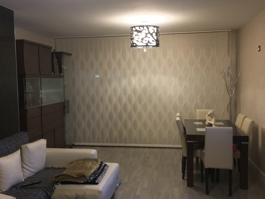 Cortina Vertical con Ondas