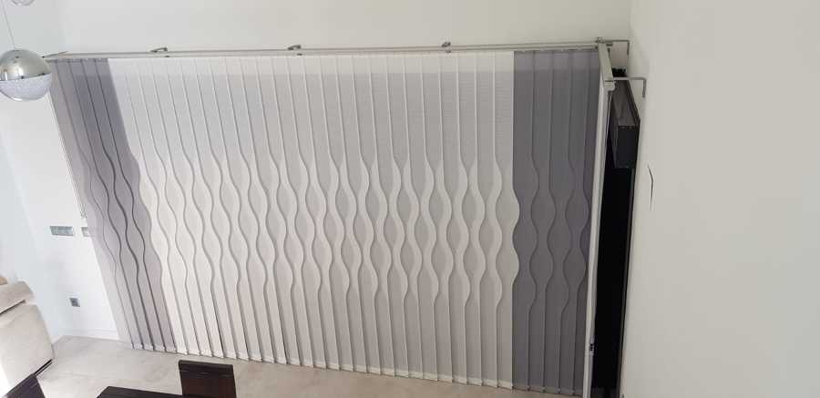 Cortina Vertical con Ondas