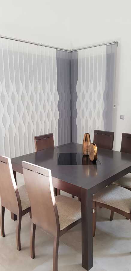 Cortina Vertical con Ondas