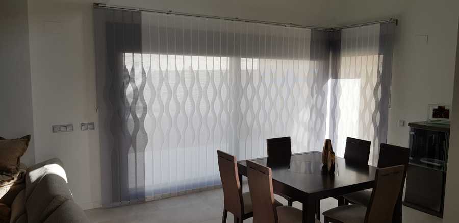 Cortina Vertical con Ondas