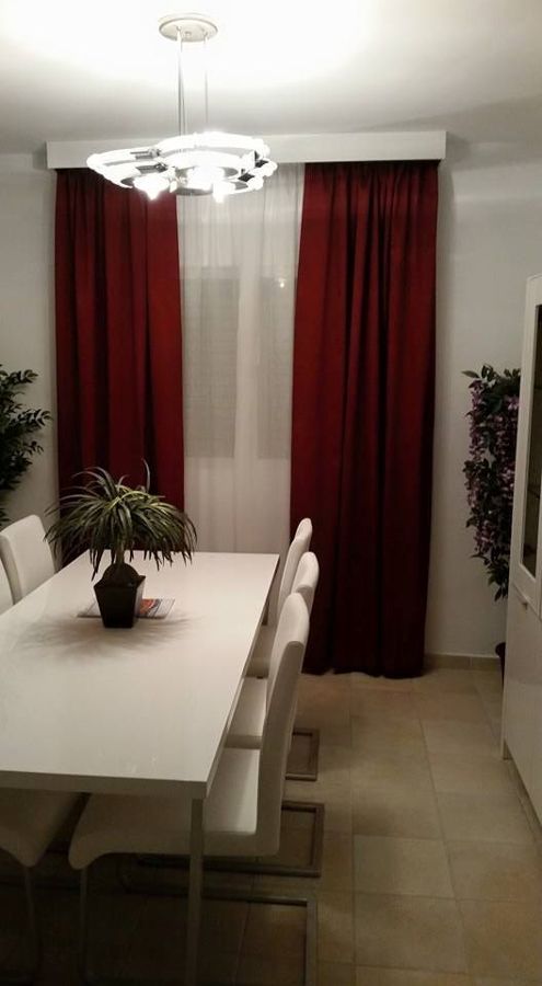 Cortinas con visillos y galeria de aluminio lacada en blanco