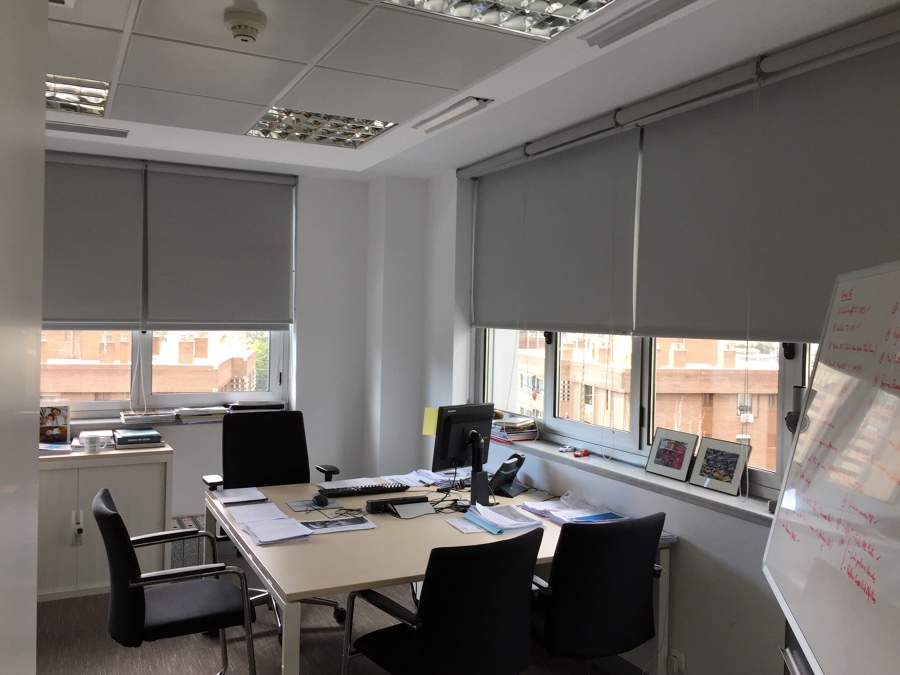 Cortinas enrollables opacas