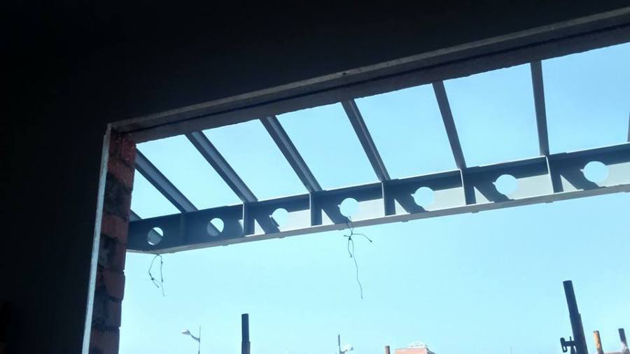 COSTRUCCIÓN DE PORCHE CON VIGAS IPN 300 DE DISEÑO Y VIGAS IPN 120 Y PILARES DE 2 UPN 120