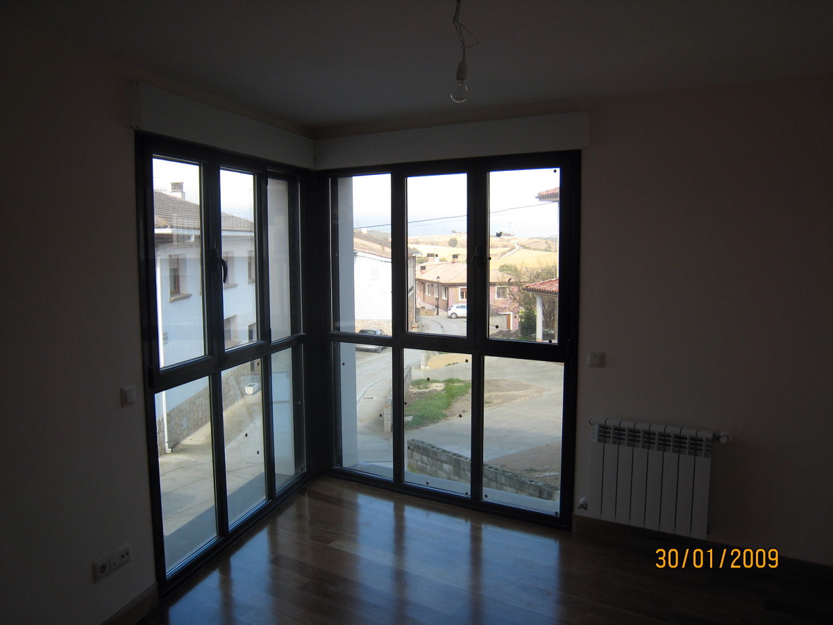 CRISTALERA HABITACIÓN PLANTA PRIMERA