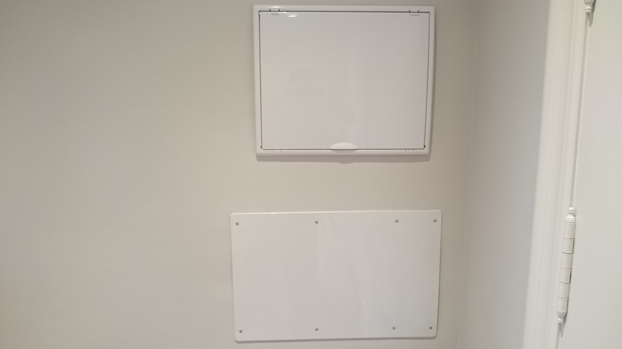 Cuadro eléctrico general y caja telecomunicaciones