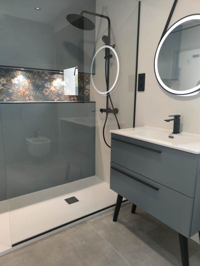 CUARTO DE BAÑO DECORADO