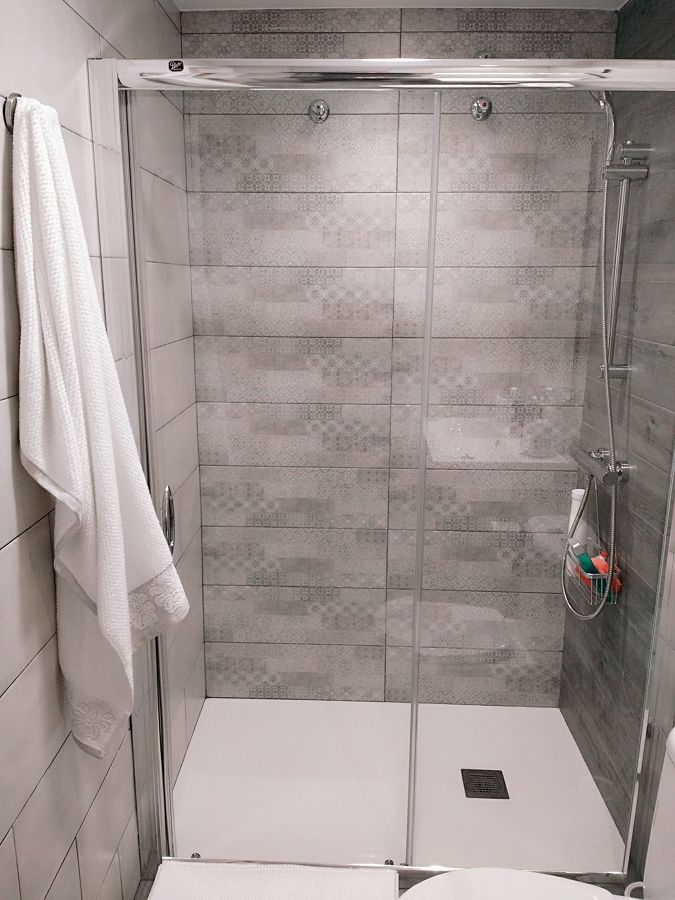 cuarto de baño y ducha