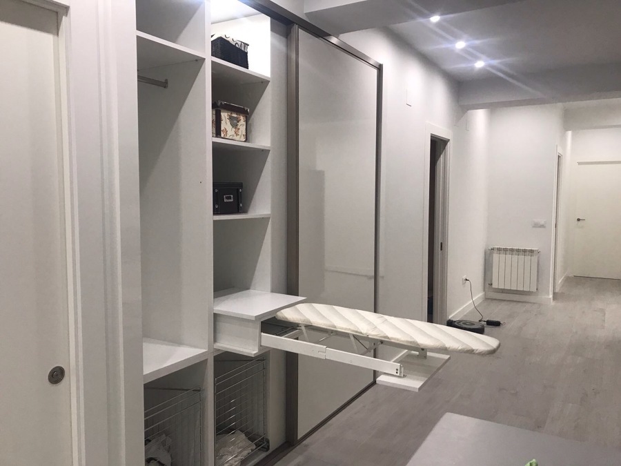 CUARTO PLANCHA EN ARMARIO
