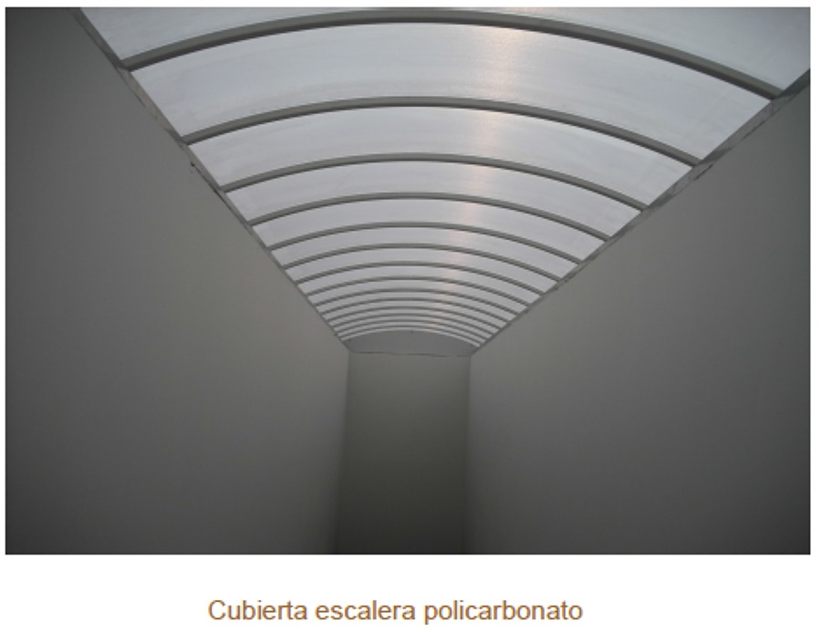 Cubierta escalera policarbonato