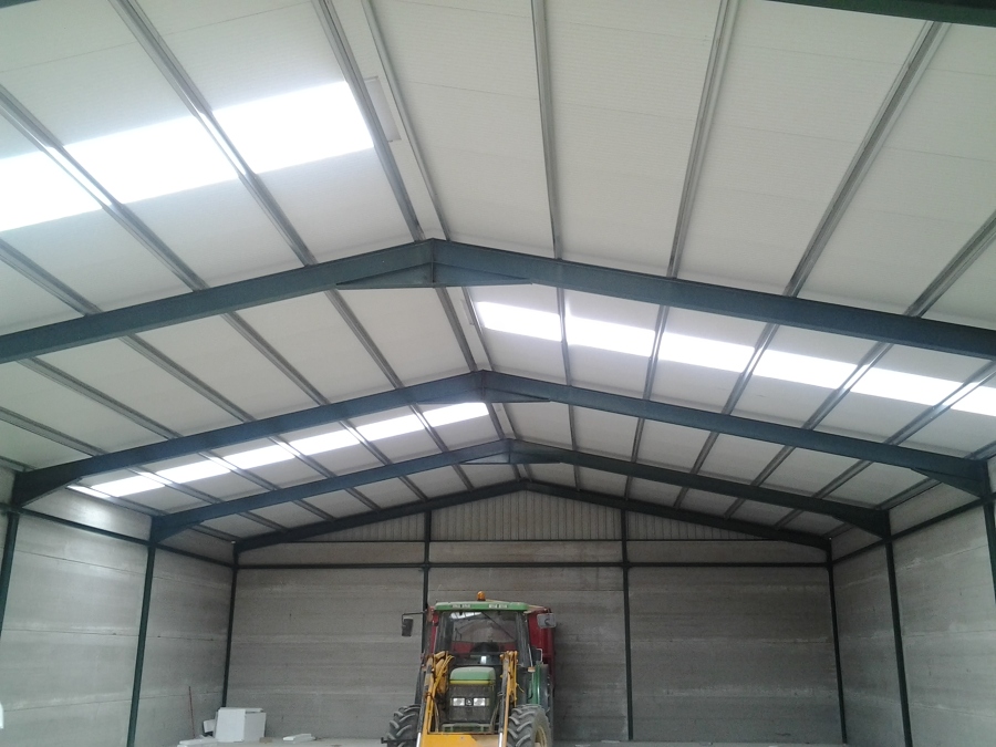 Cubierta y panel traslúcido