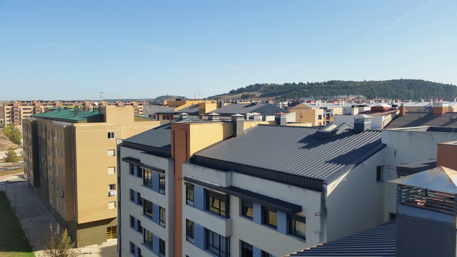 cubiertas en chapa tz30 y panel sanwich