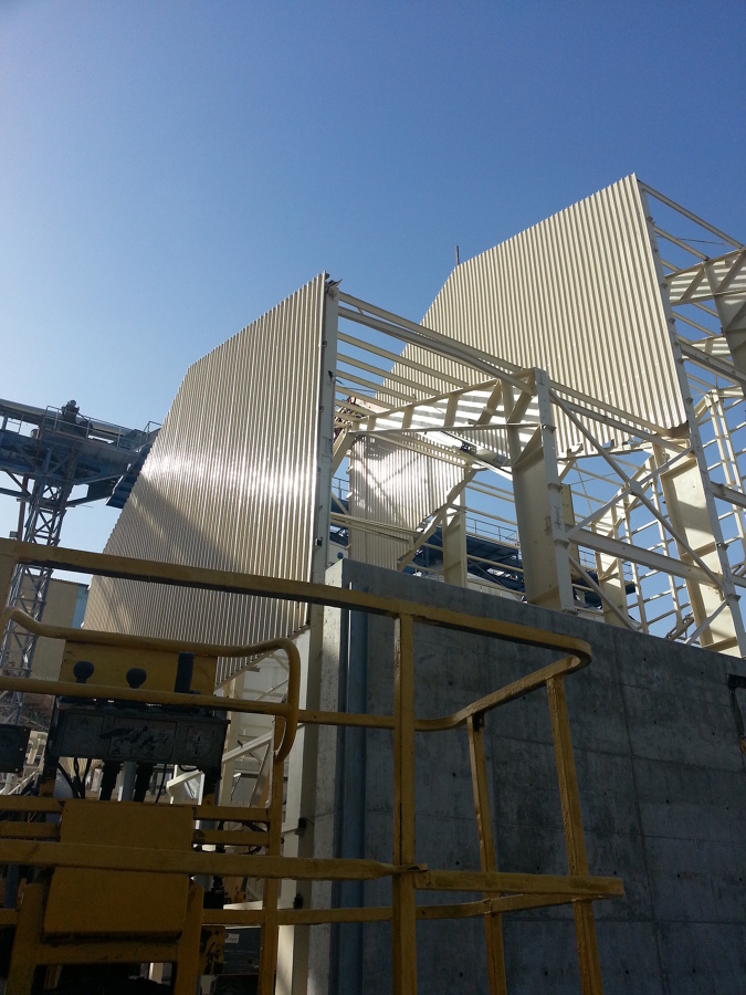 Cubiertas y fachadas de poliester opaco y translucido