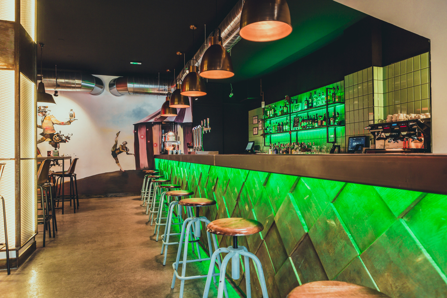 Decoración de bar de copas MALABARES