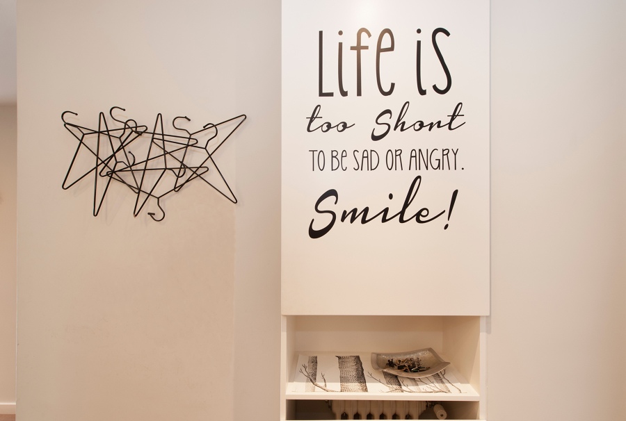 Decoración de pared en el recibidor