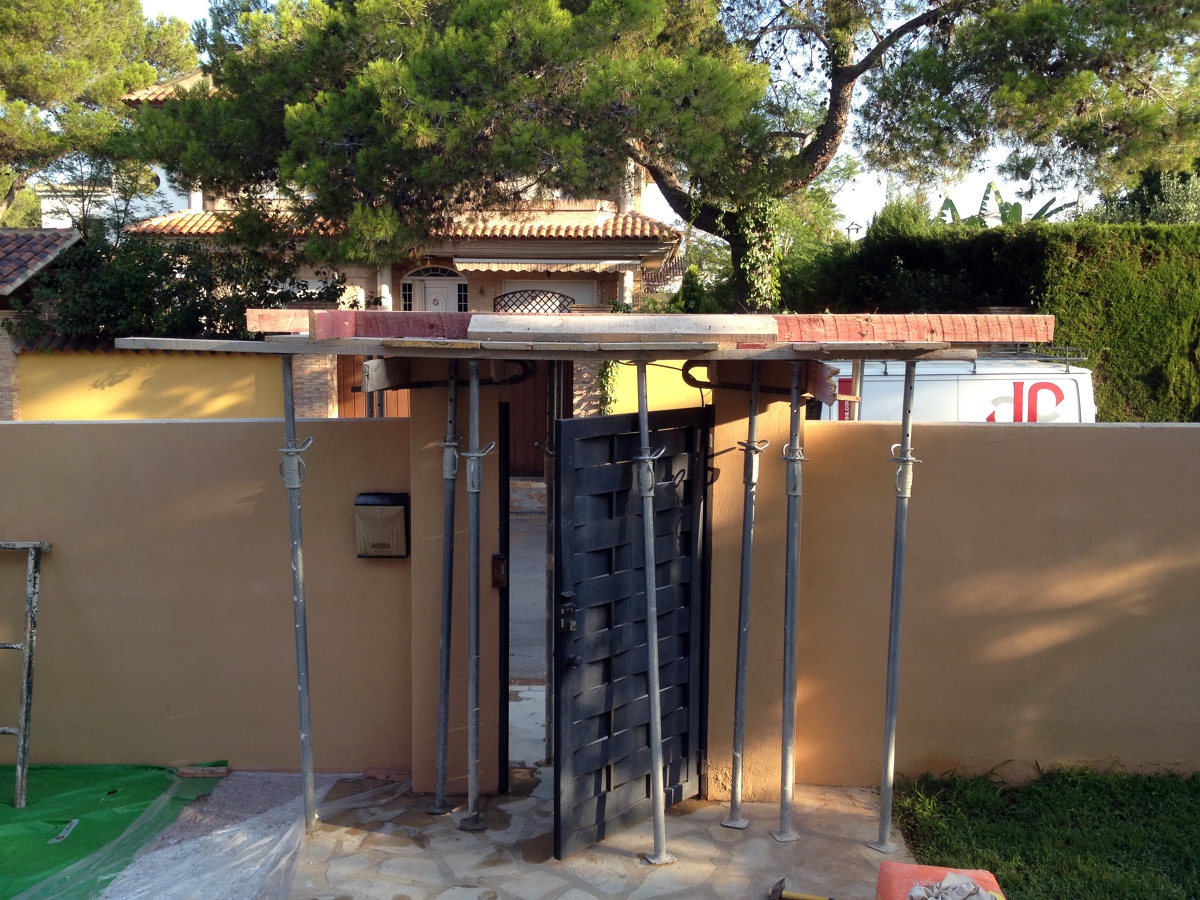 DECORACION FACHADA DE PARCELA