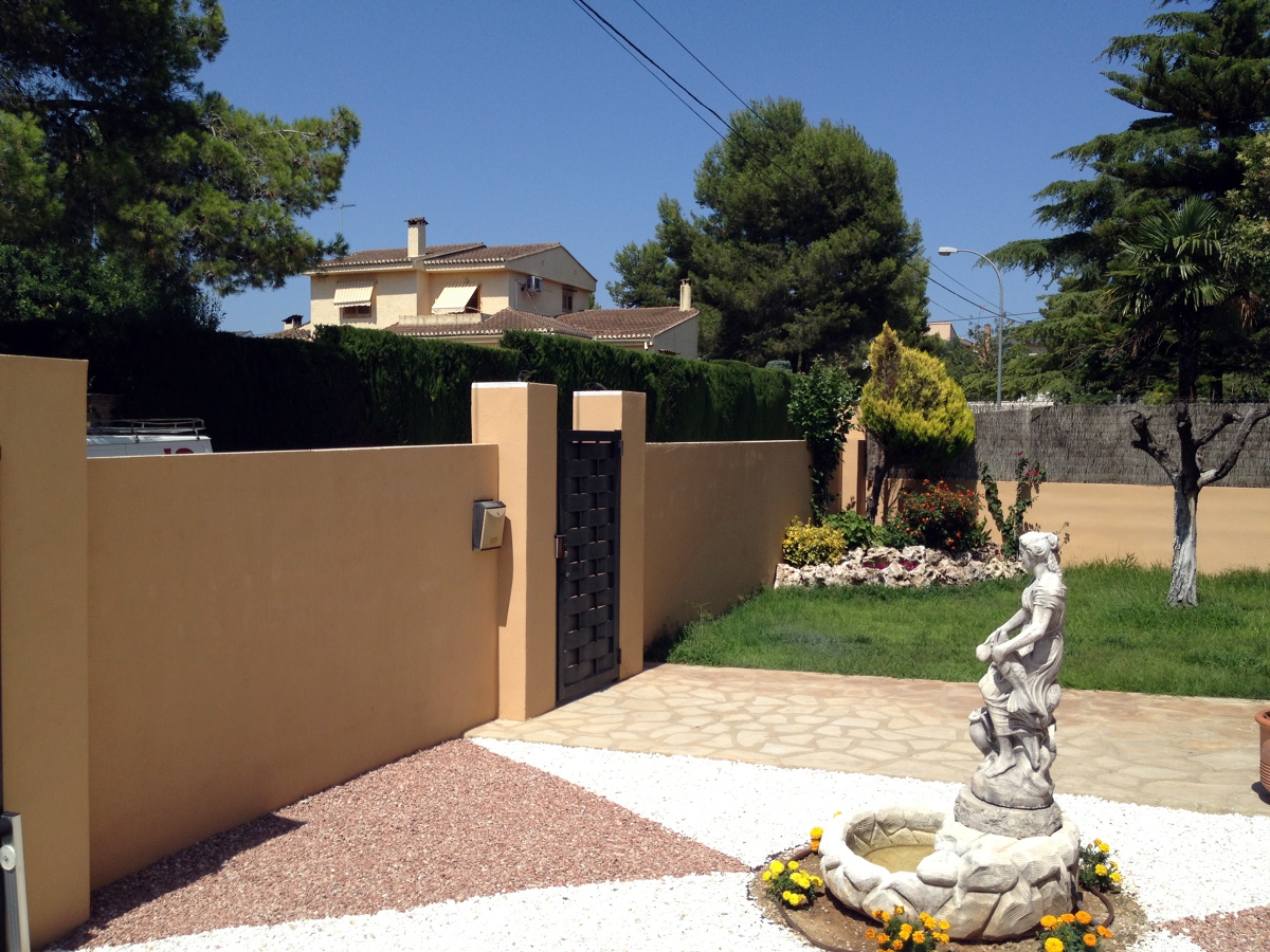 DECORACION FACHADA DE PARCELA