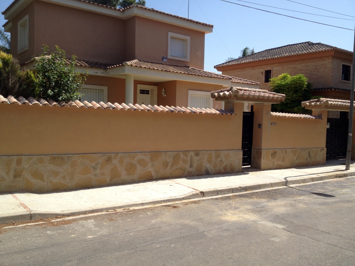 DECORACION FACHADA DE PARCELA