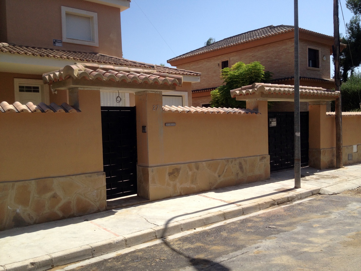 DECORACION FACHADA DE PARCELA