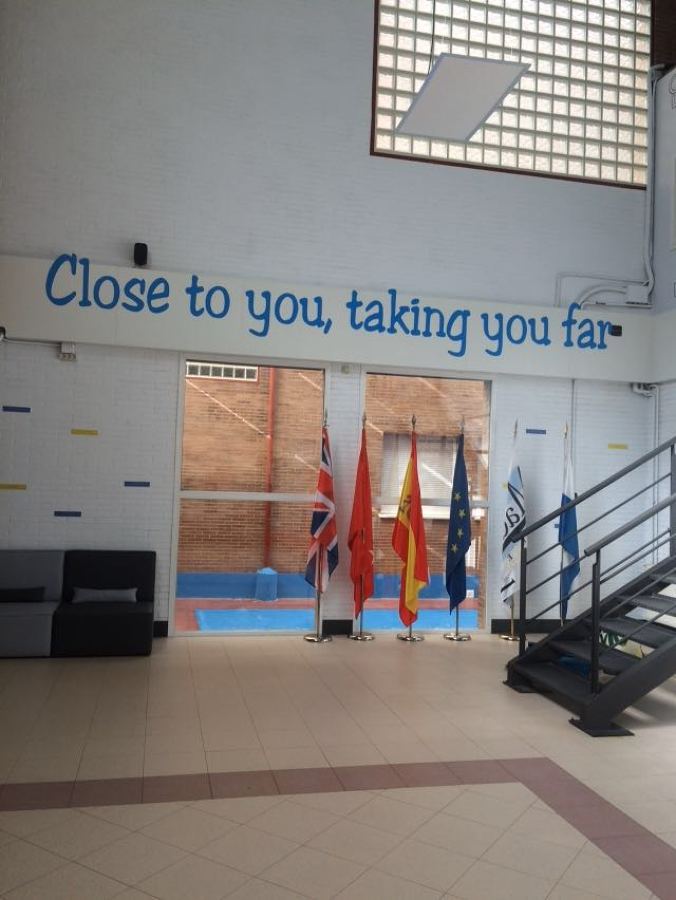 Decoración Hall Colegio Madrigal