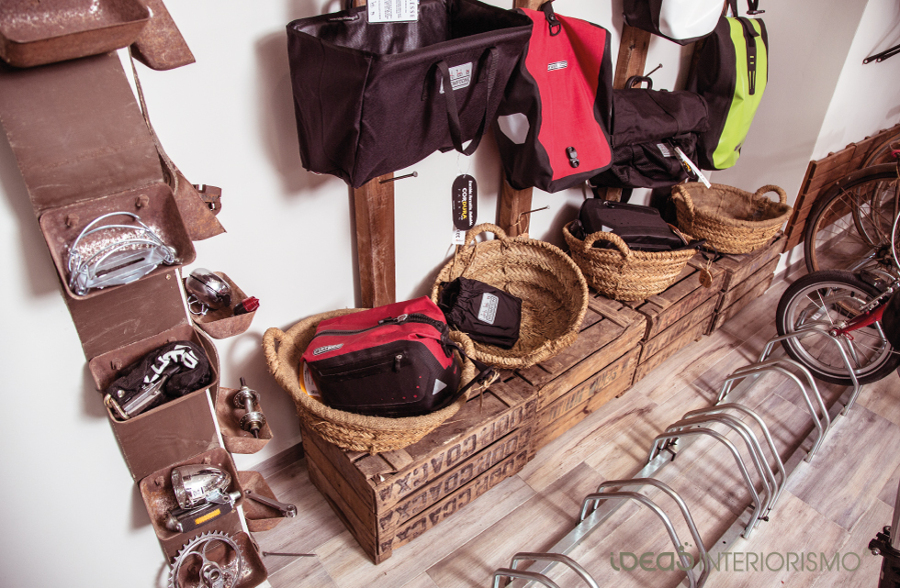 Decoración Vintage en tienda de bicicletas.