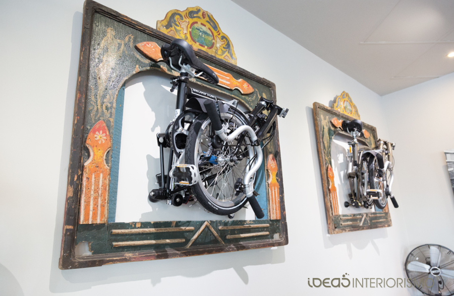 Decoración Vintage en tienda de bicicletas.