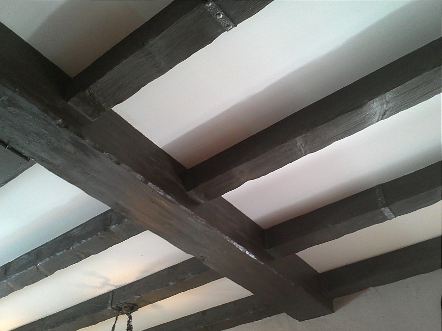 Decorado imitación vigas con Pladur