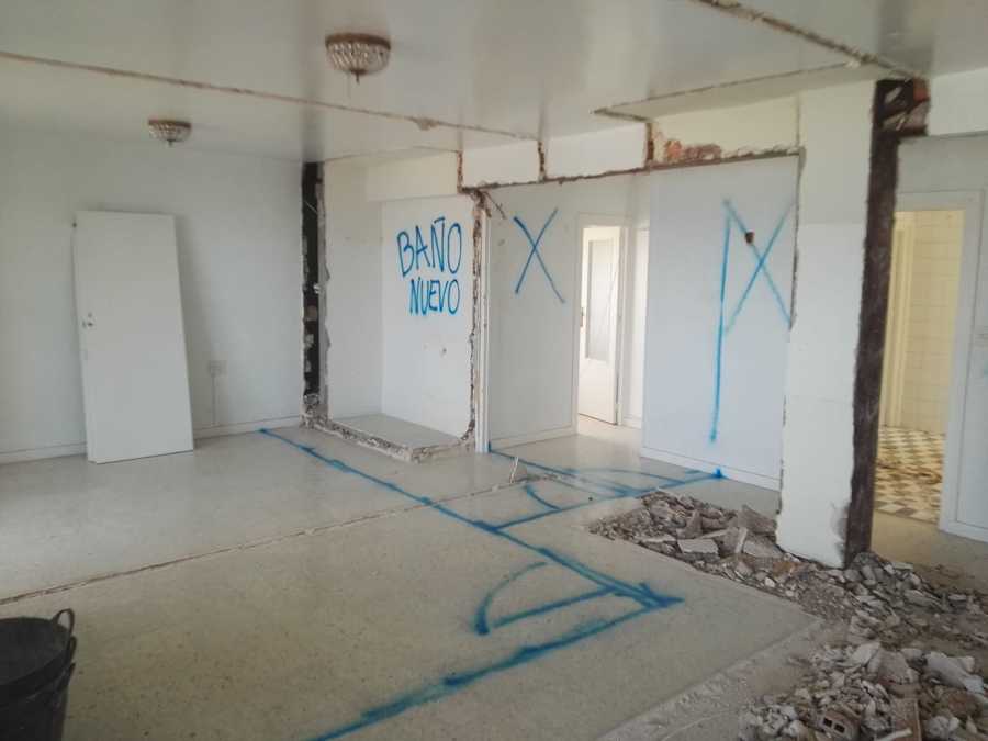 Del antiguo armario del dormitorio principal sacamos el nuevo cuarto de baño