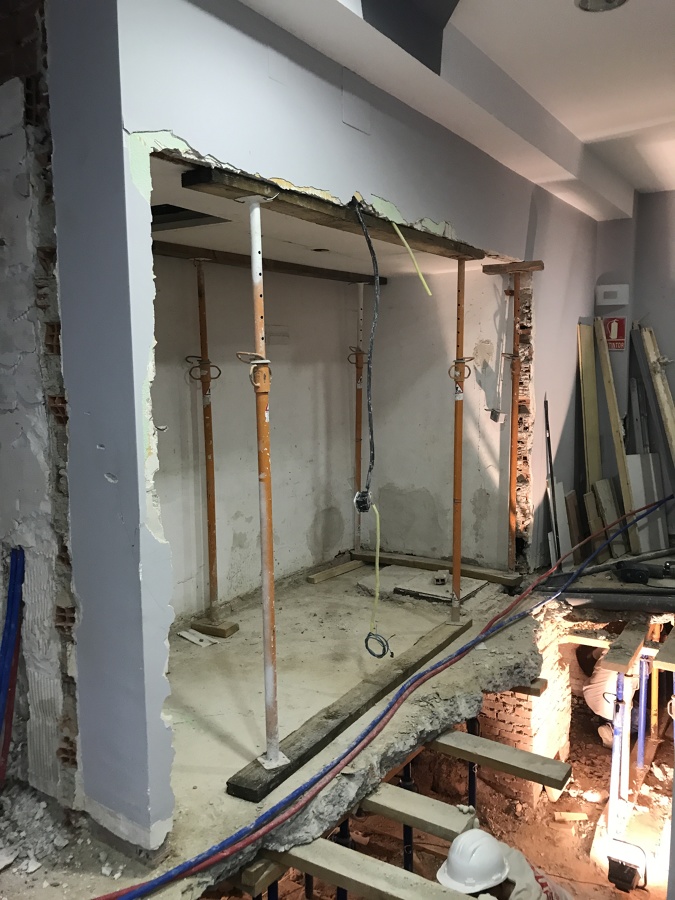 DEMOLICION DE COLECTORES DE SANEAMIENTO COLGADOS