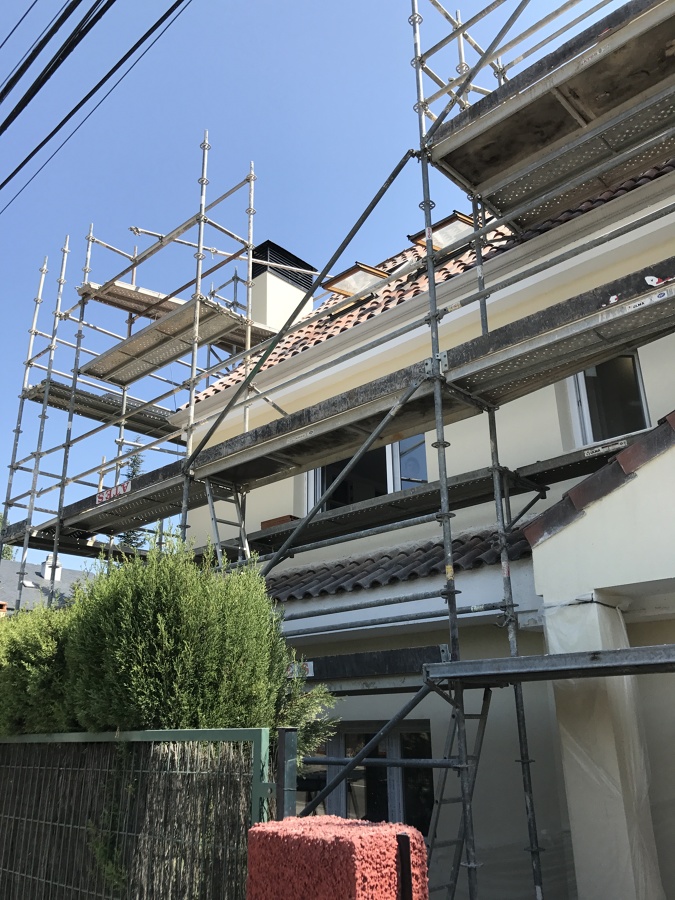 Demolición de hoja exterior de fachada.