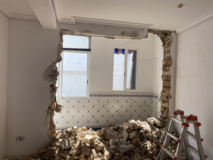 Demolición de muro de carga