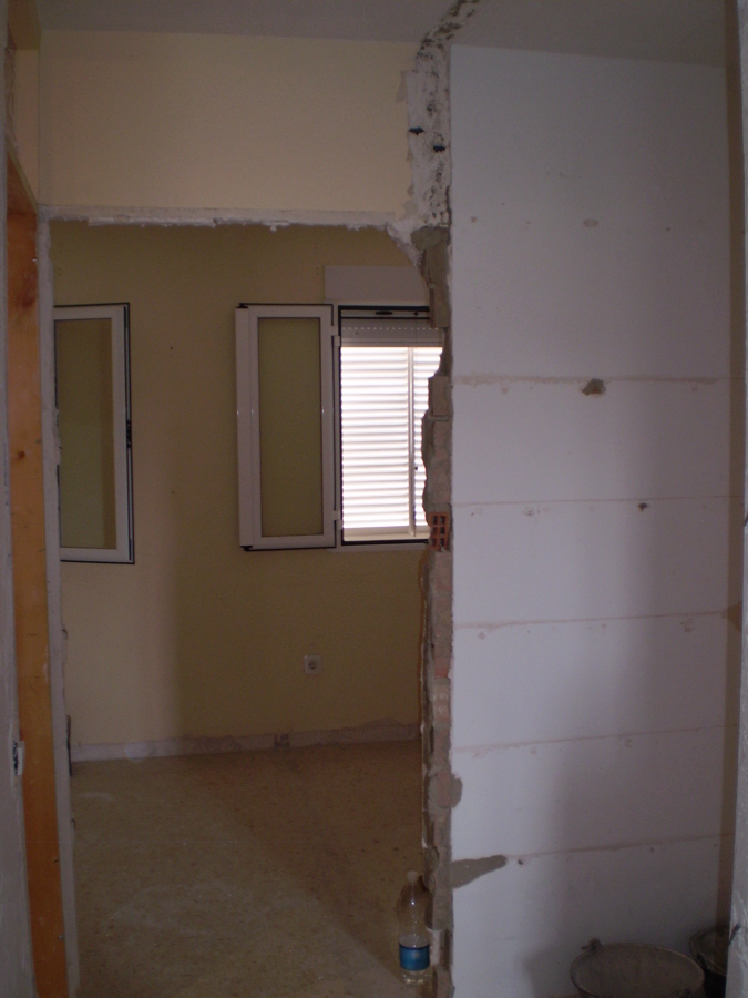 Demolición de tabiques de armarios de fabrica de ladrillos