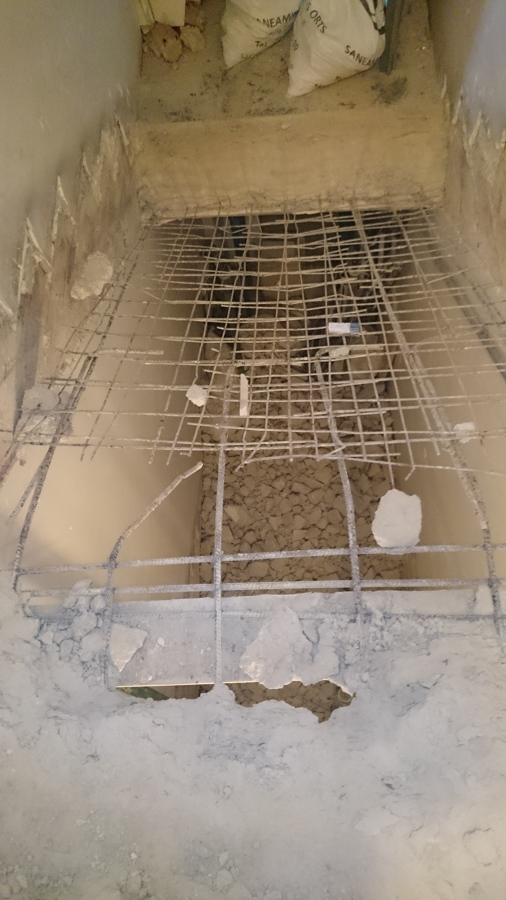 Demolición de tramos de escalera a sótanos