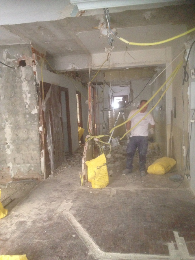 DEMOLICION DEL ANTIGUO PISO