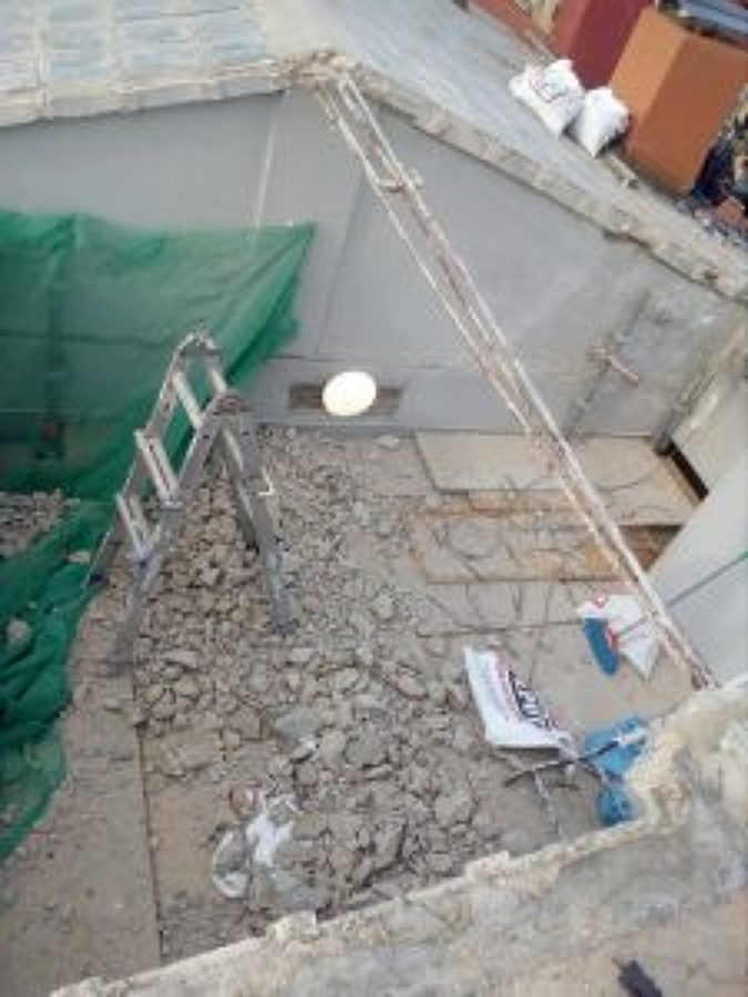 demolición del hormigón armado de los tragaluces