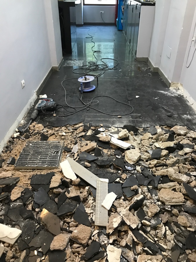 DEMOLICIÓN SOLERAS H.A.<15cm.C/COMP