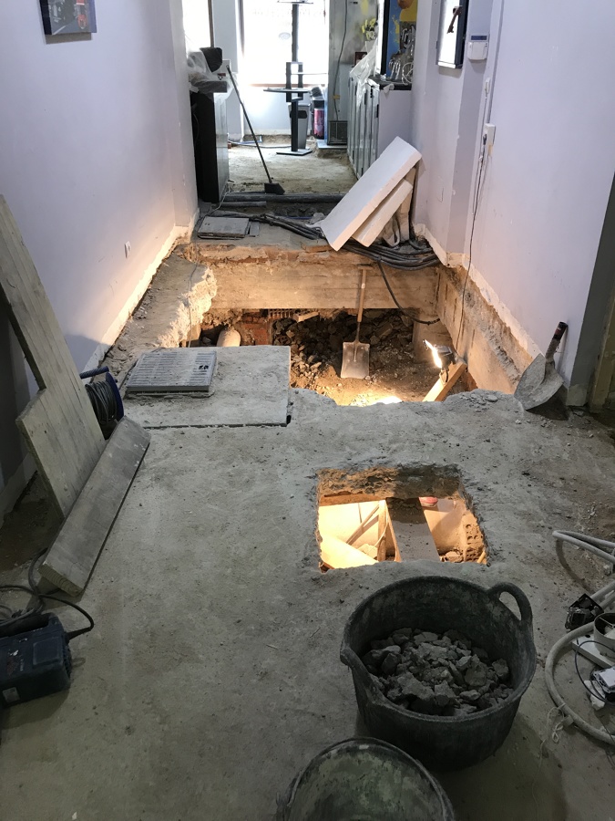 DEMOLICIÓN SOLERAS H.A.<15cm.C/COMP