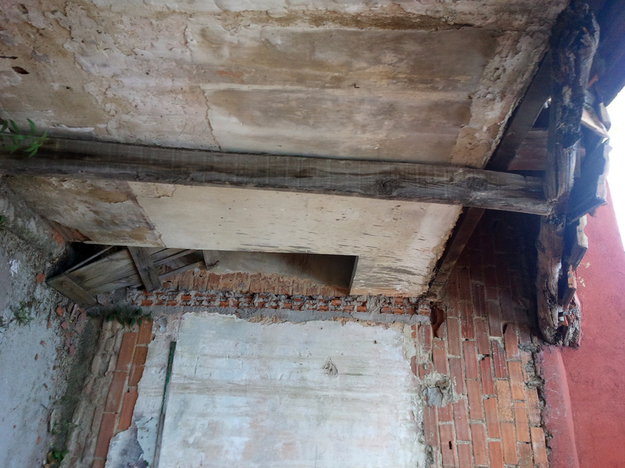 DEMOLICIÓN VIVIENDAS RUINA INMINENTE CON ORDEN DE DERRIBO