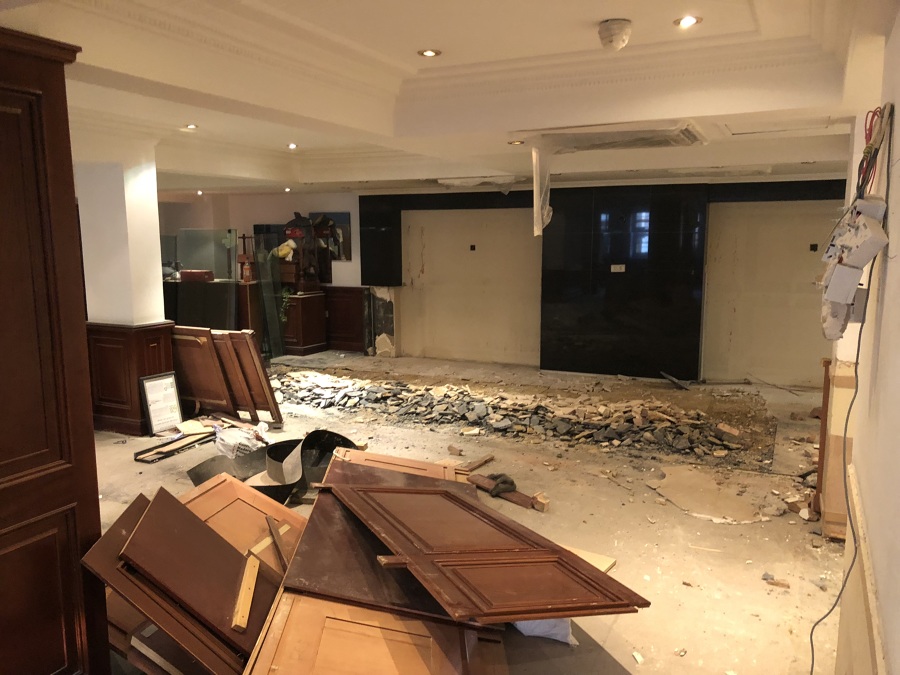 Demoliciones en la zona de bufette