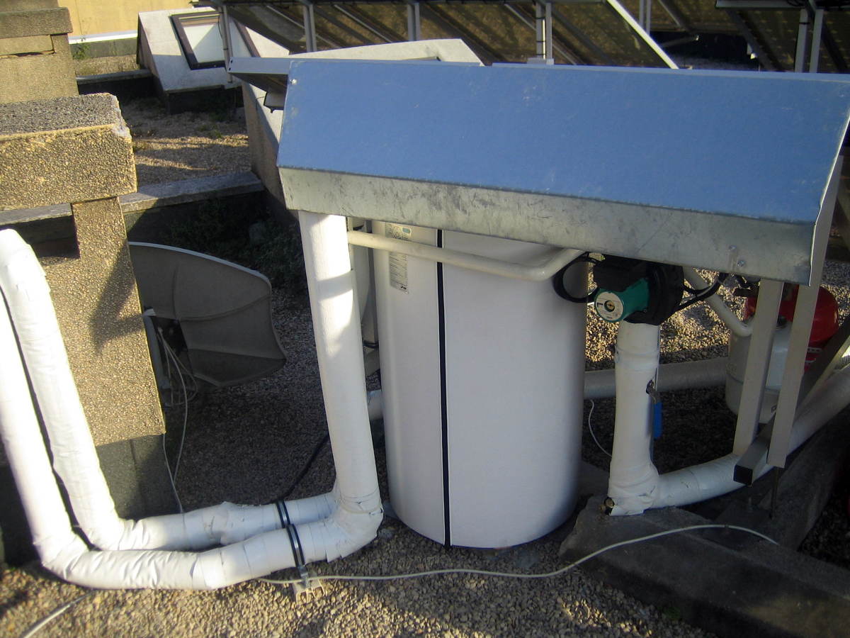 Depósito acumulador agua caliente