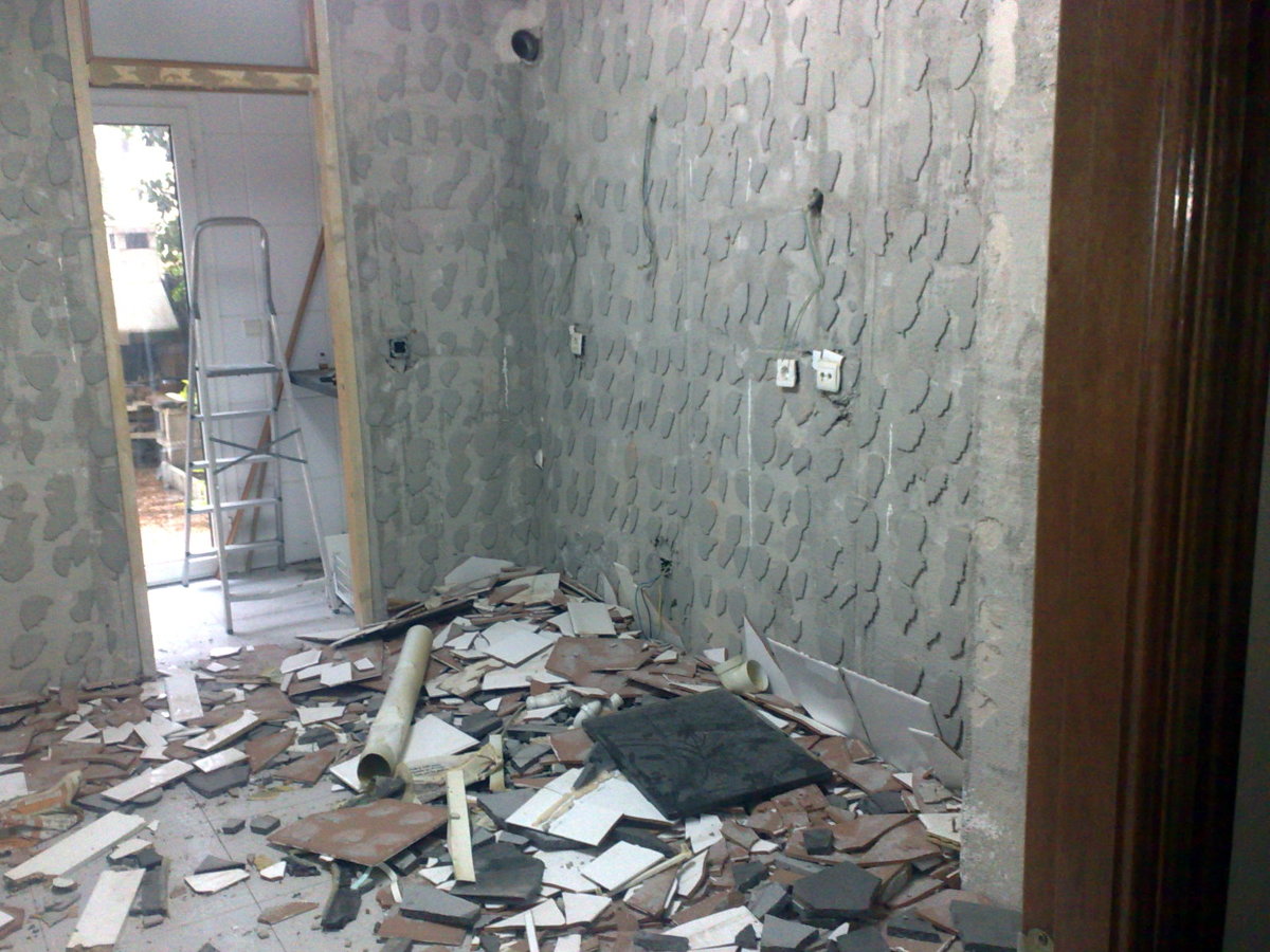 Derribo antigua cocina.