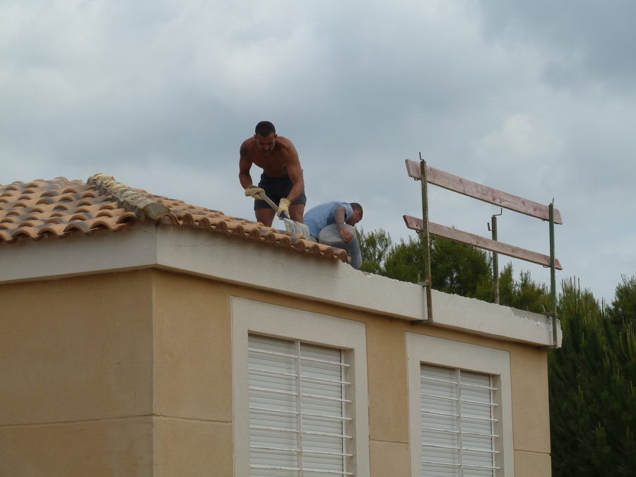 Derribo y limpieza cubierta de teja