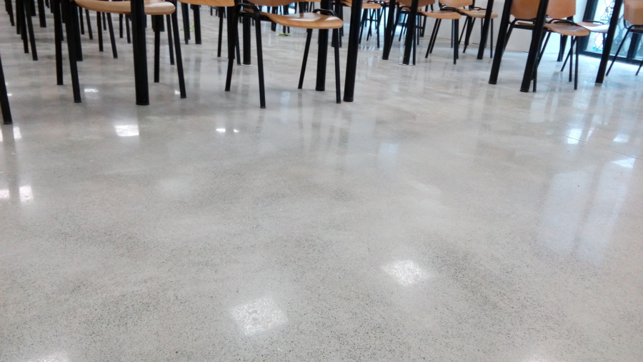 DESBASTADO Y ENCERADO.