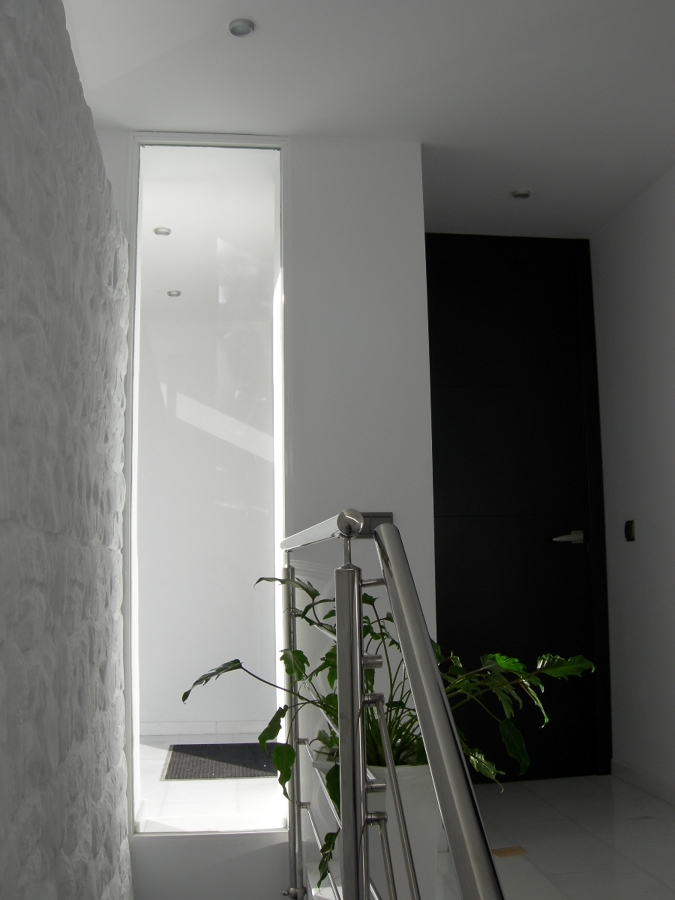 Desde escalera a planta semisótano